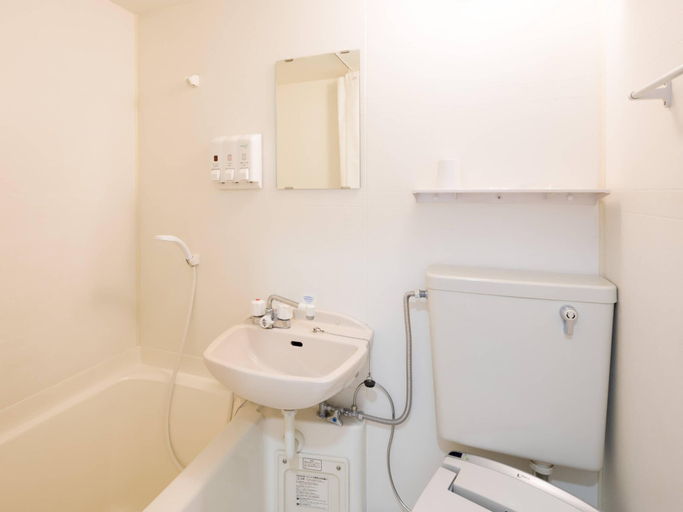 Bathroom 4, Comfort Inn Yokaichi, Higashiōmi