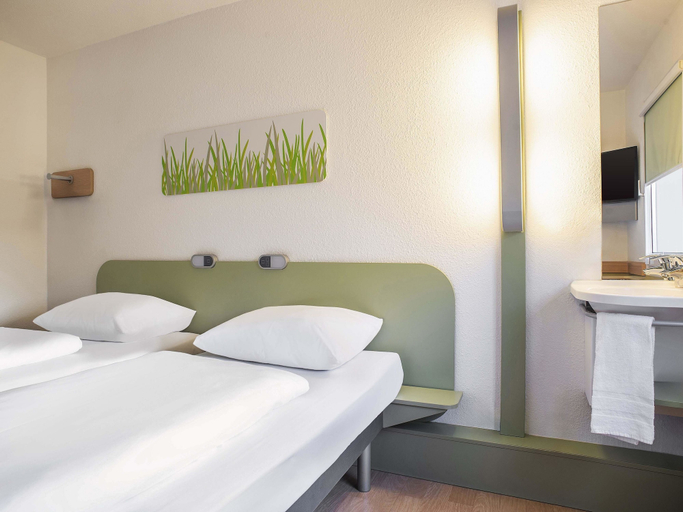 Bedroom 3, B&B HOTEL Rostock-Broderstorf, Rostock