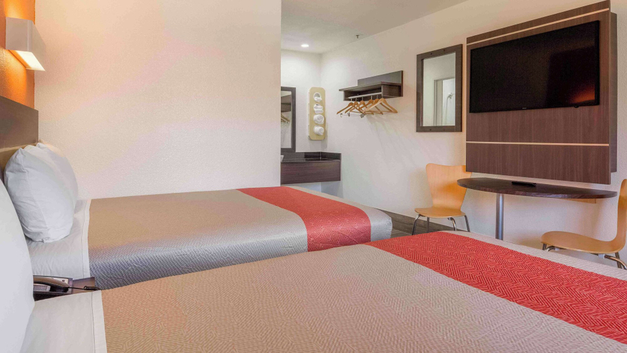 Bedroom 5, Motel 6 Fremont South, Alameda