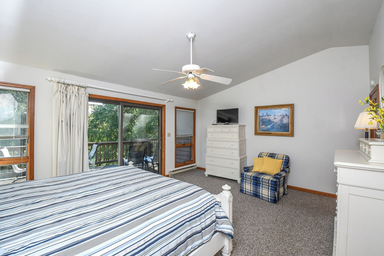 Bedroom 3, Lake Reflections by Taylor Made Deep Creek, Garrett
