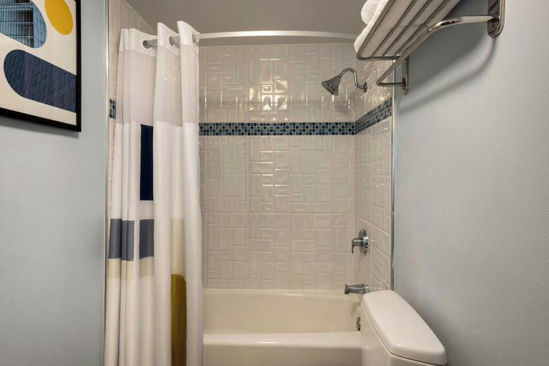 Bathroom 5, City Express By Marriott Manhattan Beach, Los Angeles