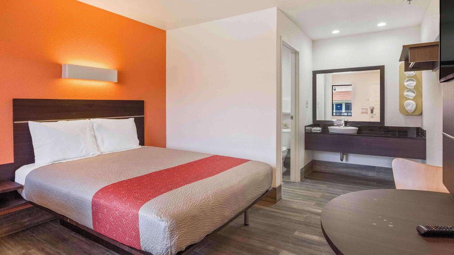Bedroom 3, Motel 6 Fremont South, Alameda