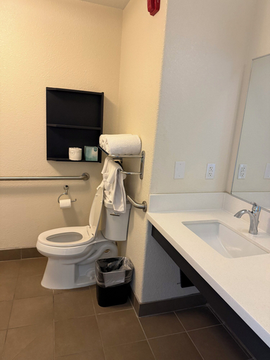 Bathroom 5, Candlewood Suites COTULLA, La Salle
