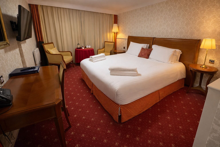 Bedroom 3, Tre-Ysgawen Hall, Anglesey