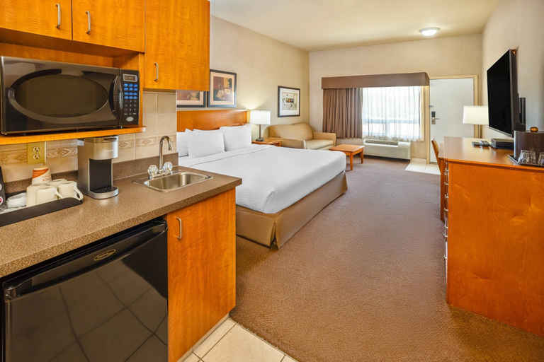 Bedroom 2, Clarion Pointe, Division No. 8