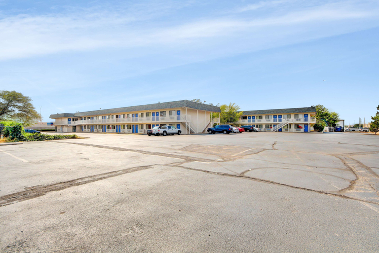 Exterior & Views 2, Motel 6 Wichita Ks, Sedgwick