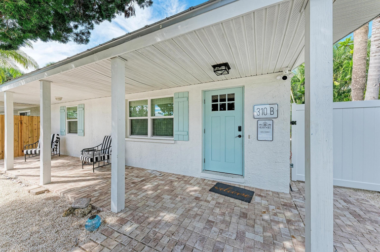 Exterior & Views 2, Meant to Bee on AMI managed by Beach Retreats, Manatee