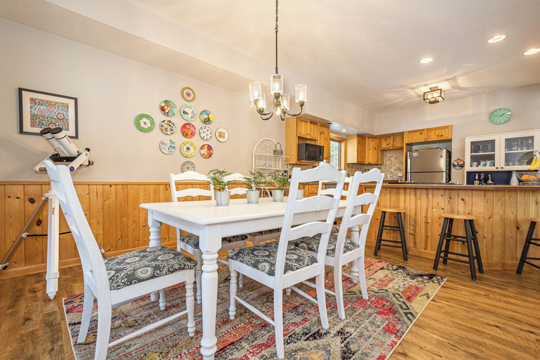Food & Drinks, Serenity Now by Taylor Made Deep Creek, Garrett
