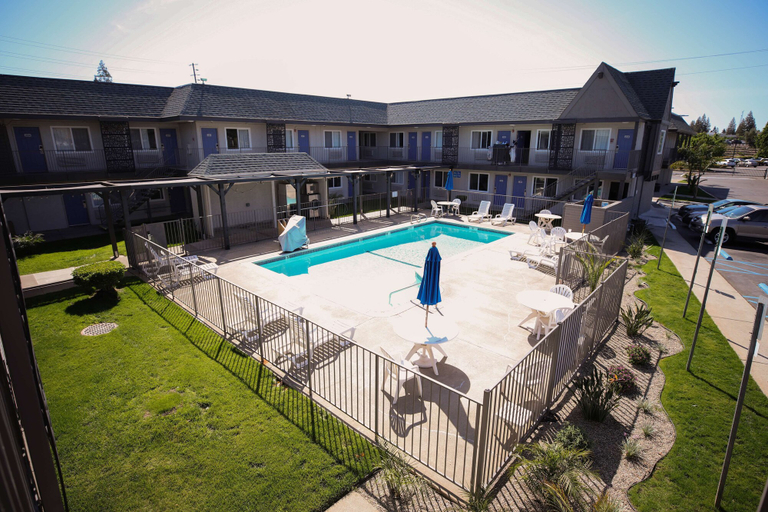 Sport & Beauty 5, Motel 6 Sacramento, CA - Central, Sacramento