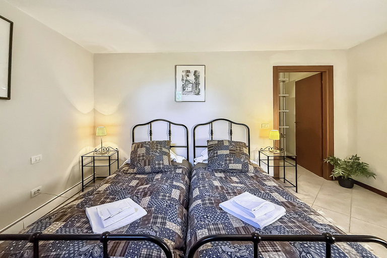 Bedroom 1, Casa Tulipano Grande, Como