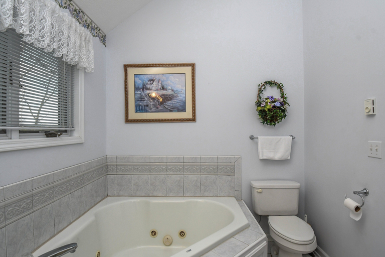 Bathroom 3, Dreamers Inn by Taylor Made Deep Creek, Garrett