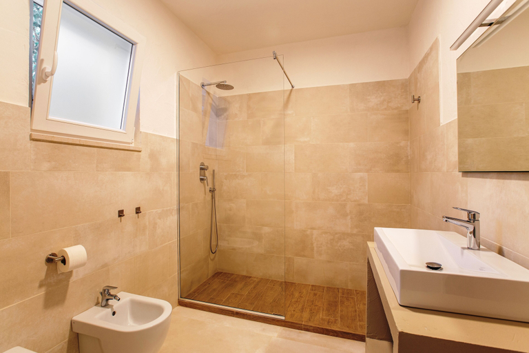 Bathroom 3, Residence gli stingi, Foggia