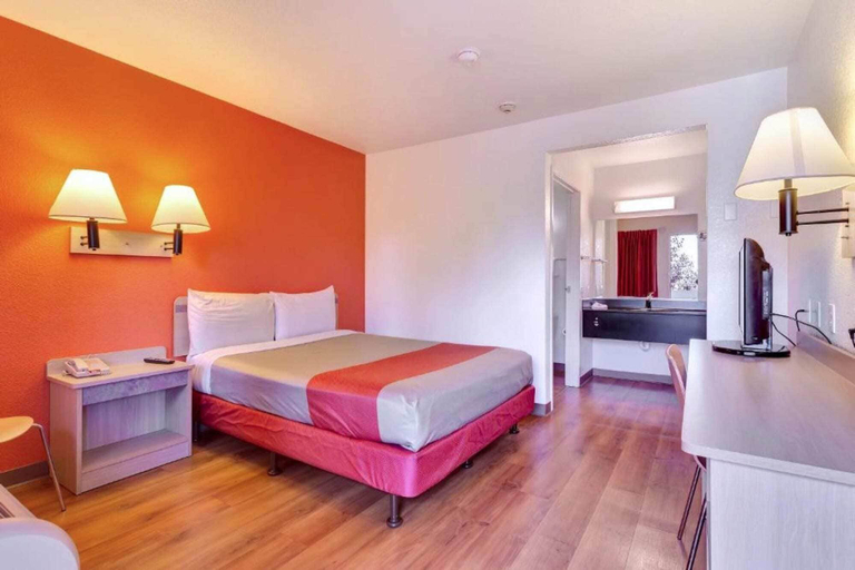 Bedroom 3, Motel 6 Rohnert Park, Sonoma