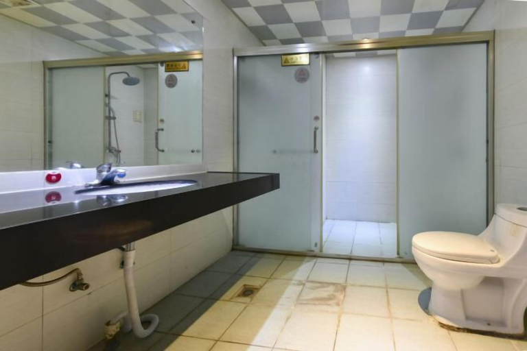 Bathroom 4, Dongguan Xinyi Business Hotel (Xingtai Academy), Dongguan
