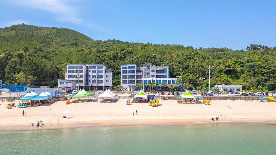 Exterior & Views 2, Pohang Playbeach Poolvilla, Pohang