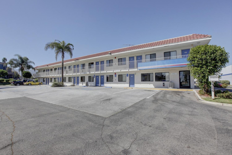 Exterior & Views 2, Motel 6 Corona, CA, Riverside