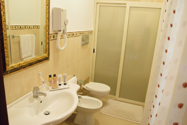 Bathroom 5, Garibaldi Relais, Agrigento