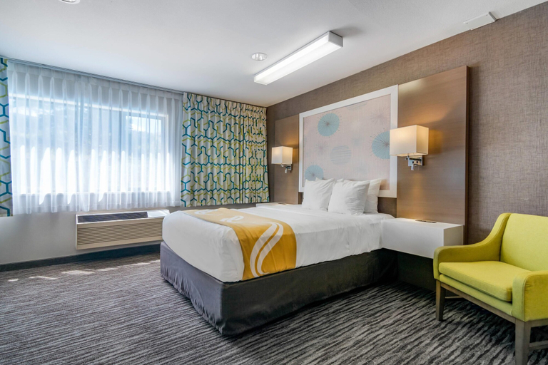 Bedroom 3, Quality Inn, Thompson-Nicola