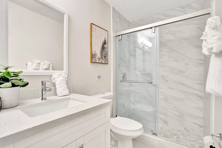 Bathroom 4, 7 Br Home with Pool Gameroom & Soccer, Broward