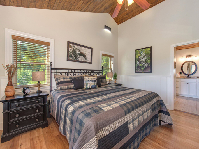 Bedroom 3, On Eagle's Wings by Jackson Mountain Rentals, Sevier