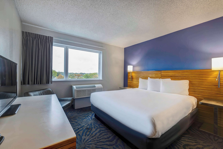 Bedroom 4, Motel 6 Arlington, Tx – Entertainment District, Arlington