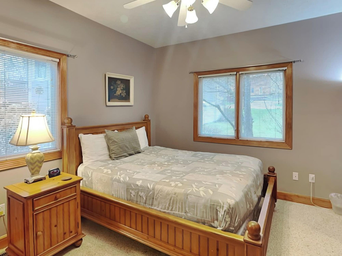 Bedroom 3, Marsh Run Cove by Taylor Made Deep Creek, Garrett