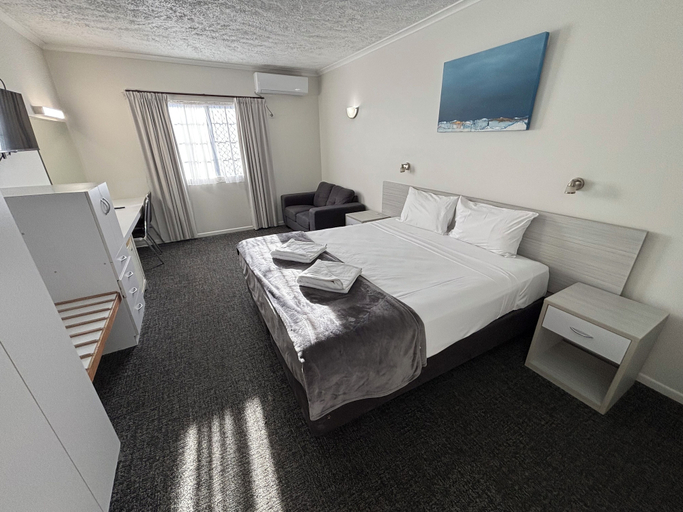 Bedroom 2, Shakespeare Motel, Mackay - Pt A