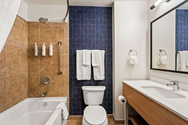 Bathroom 5, Spark by Hilton Phoenix East Mesa, Maricopa