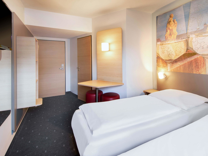 Bedroom 4, B&B HOTEL Würzburg-City, Würzburg