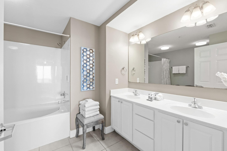 Bathroom 3, Sunrise Beach Resort by Panhandle Getaways, Bay