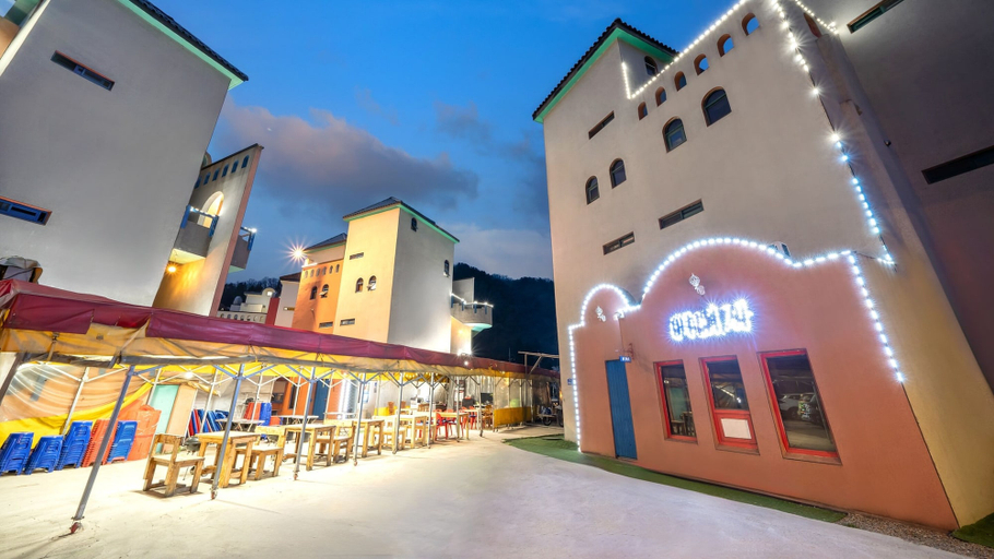 Exterior & Views 2, Chuncheon Vishop Pension, Gapyeong