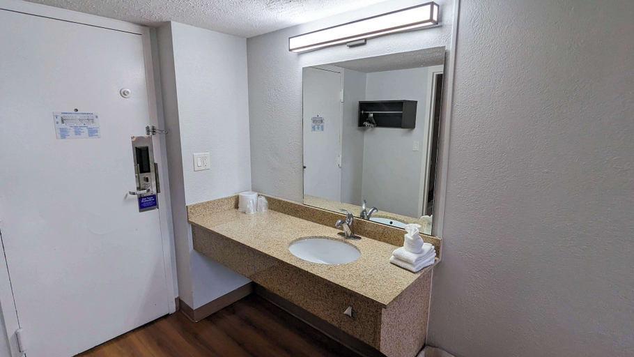Bathroom 4, Motel 6 Framingham, MA - Boston West, Middlesex