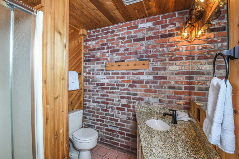 Bathroom 4, Shelby-on-the-lake by Taylor Made Deep Creek, Garrett