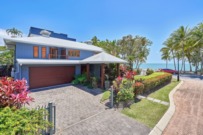 Exterior & Views 2, Reeflections Beachfront Holiday House, Cairns