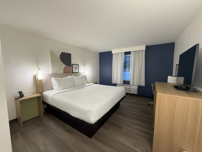 Bedroom 3, Spark by Hilton Hamburg, Erie