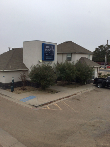 Exterior & Views 2, Blue Bonnet Suites Extended Stay Lubbock, Texas, Lubbock
