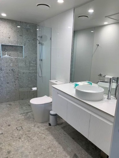 Bathroom, Silvershore Apartments on the Broadwater, Gold Coast