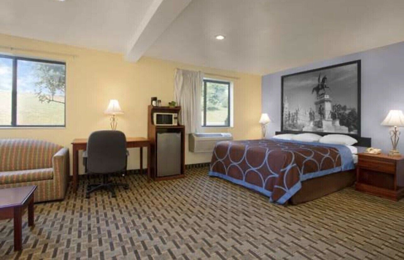 Bedroom 3, Super 8 by Wyndham Lynchburg VA, Lynchburg