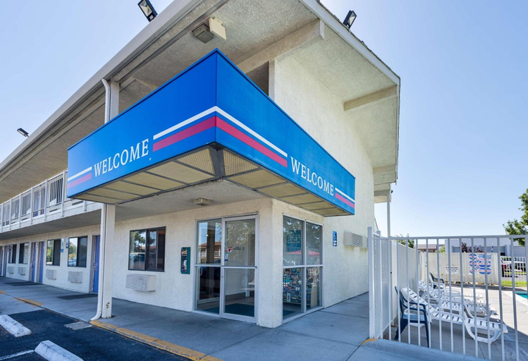 Exterior & Views 5, Motel 6 Carson City, NV, Carson City