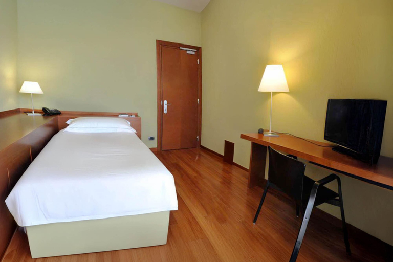 Bedroom 3, B&B HOTEL Imperia Rossini al Teatro, Imperia