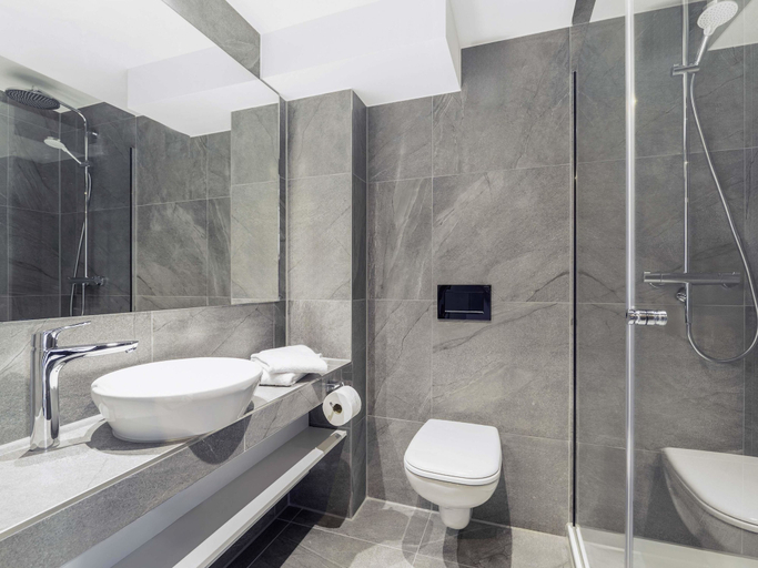 Bathroom 5, B&B HOTEL Albstadt-Hbf, Zollernalbkreis