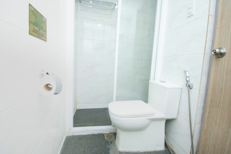Bathroom 5, Emerald Island Hotel, Malay
