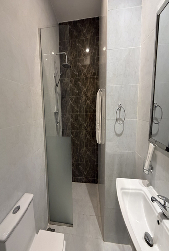 Bathroom 5, Holiday Al Khaleej Hotel, Al Khobar
