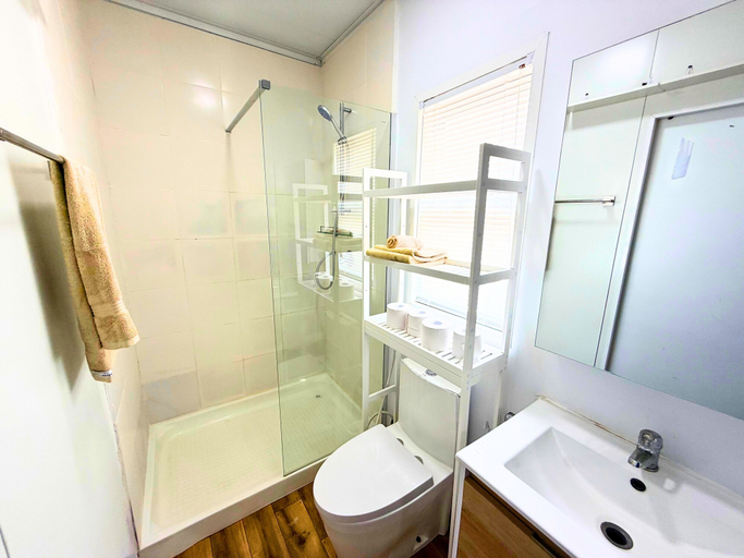 Bathroom 3, Zanzibar Beach House- West, Kusini