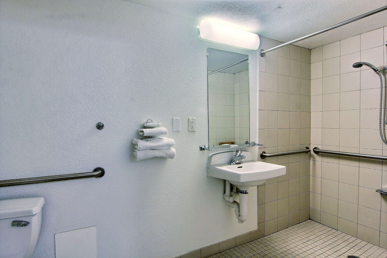 Bathroom 5, Motel 6 Austin, TX – North Central, Travis