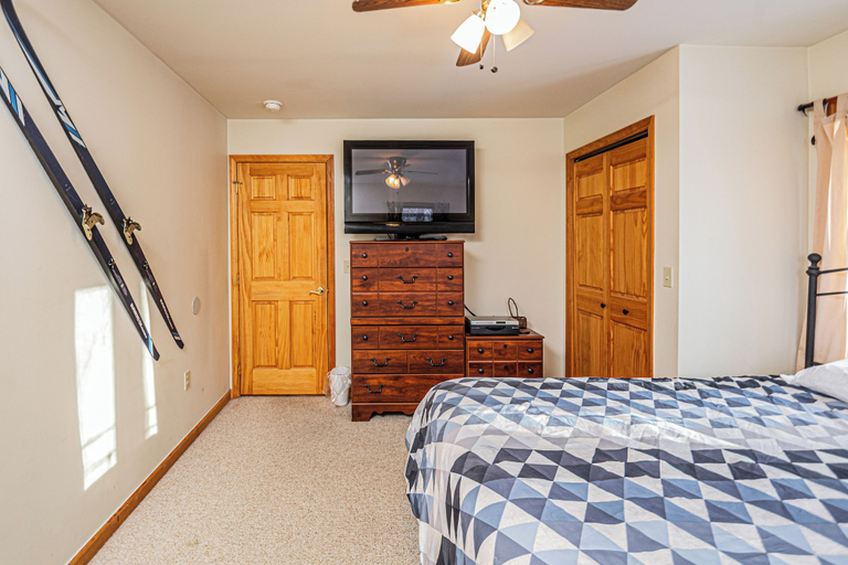 Bedroom 3, Rocky Adventures by Taylor Made Deep Creek, Garrett