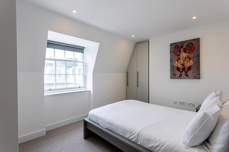 Bedroom 3, Modern and Stylish Apartment in West Kensington, London