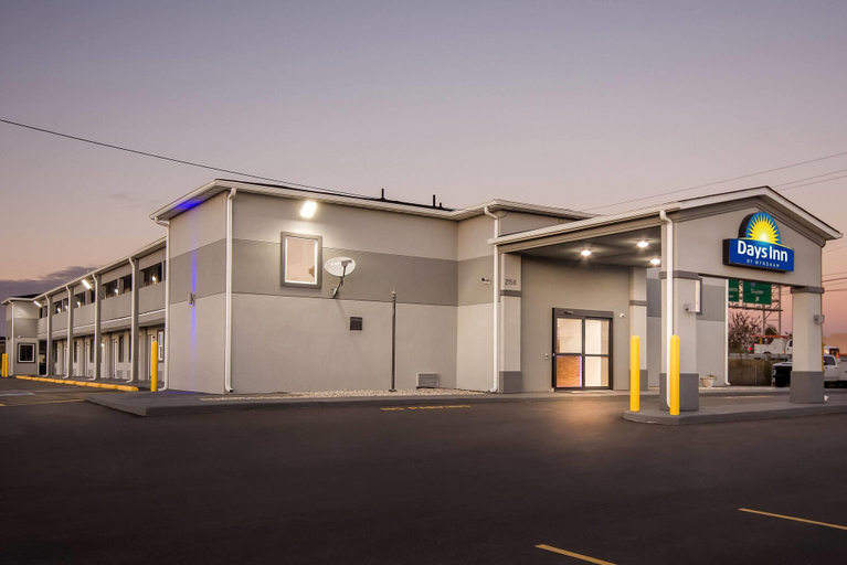 Exterior & Views 2, Days Inn by Wyndham Indianapolis East Post Road, Indianapolis