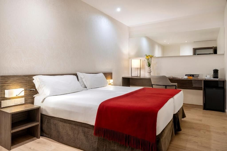 Bedroom 2, Aerotel Madrid Airport - Terminal 4, Madrid