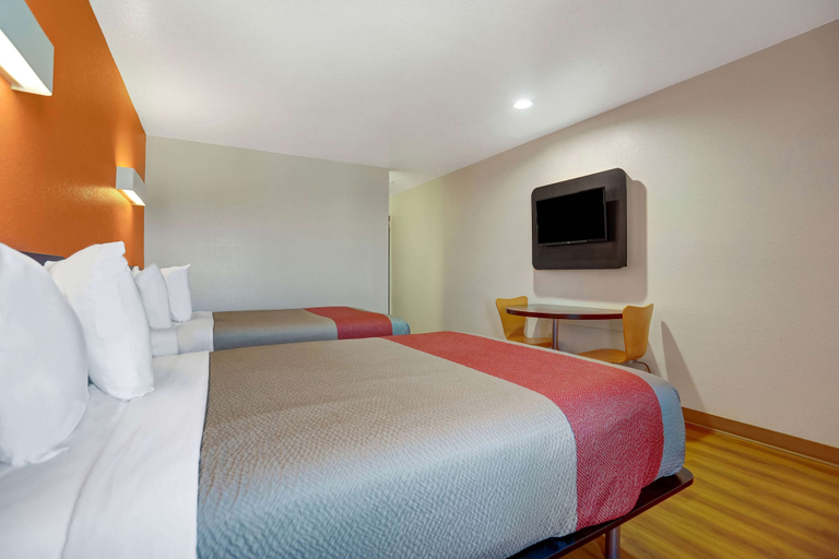 Bedroom 3, Motel 6 Truth Or Consequences, NM, Sierra